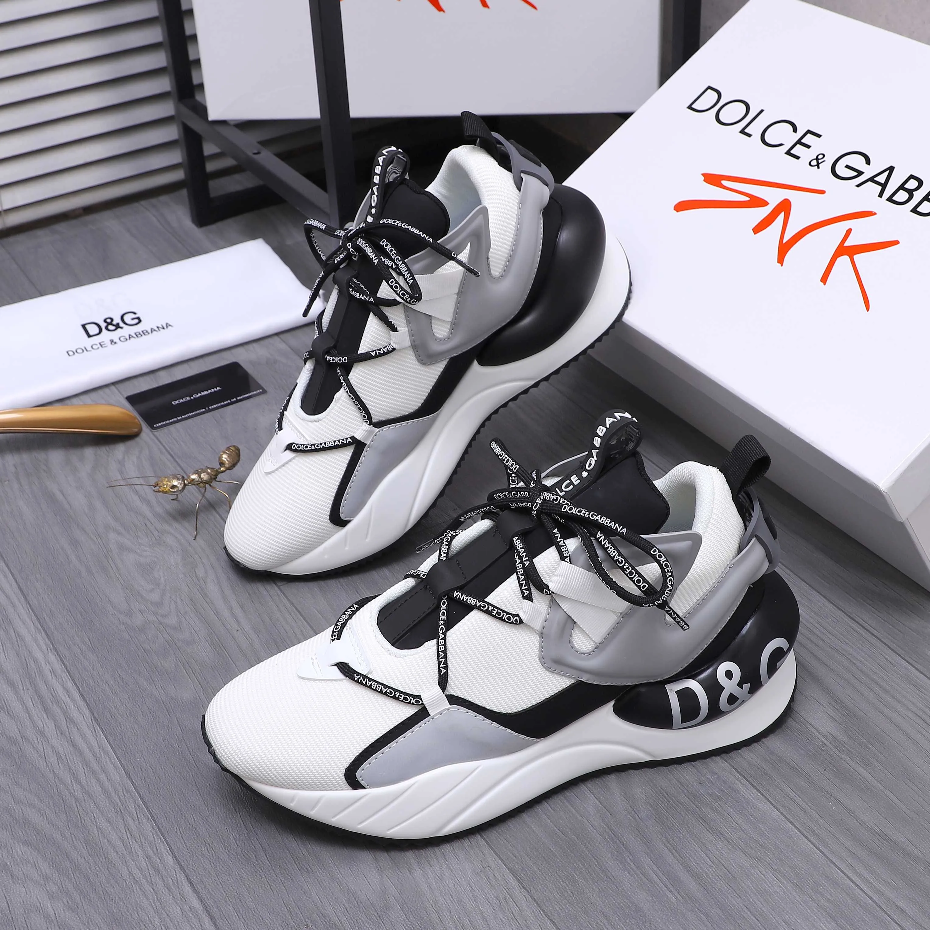 Men's shoes 💰540 Product trademark: DG (Dolce & Gabbana) couple's casual shoes Regular size: 36-46 Product materials: Selected fly woven breathable upper, mesh lining, cowhide insole, original outsole